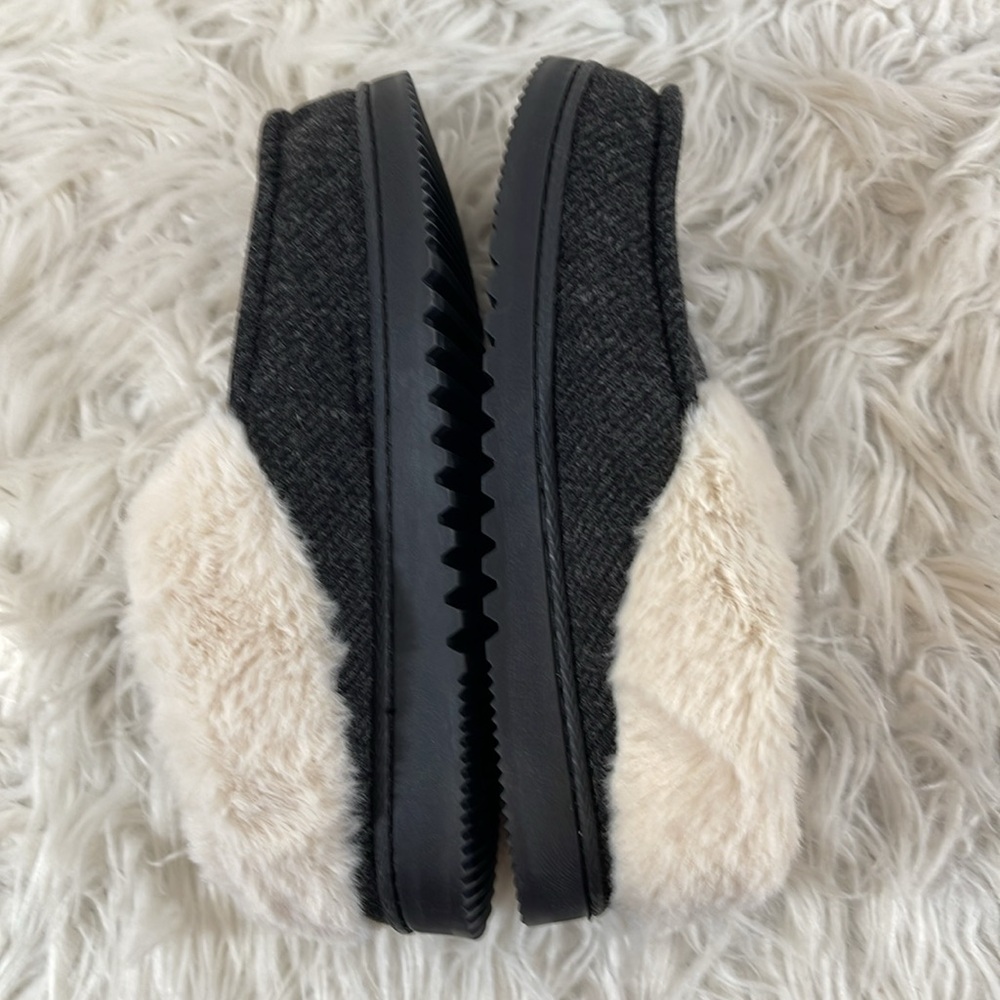 DEARFOAMS Slippers With Memory Foam Slip On Size 7-8 NEW - Picture 9 of 13